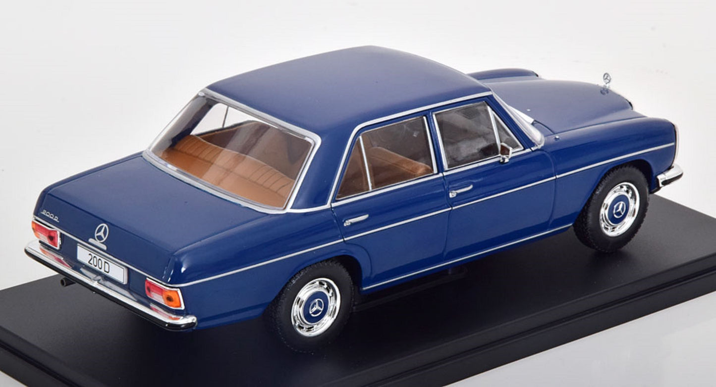 White Box 1:24 Mercedes-Benz 200D W115 darkblue (WB124195)