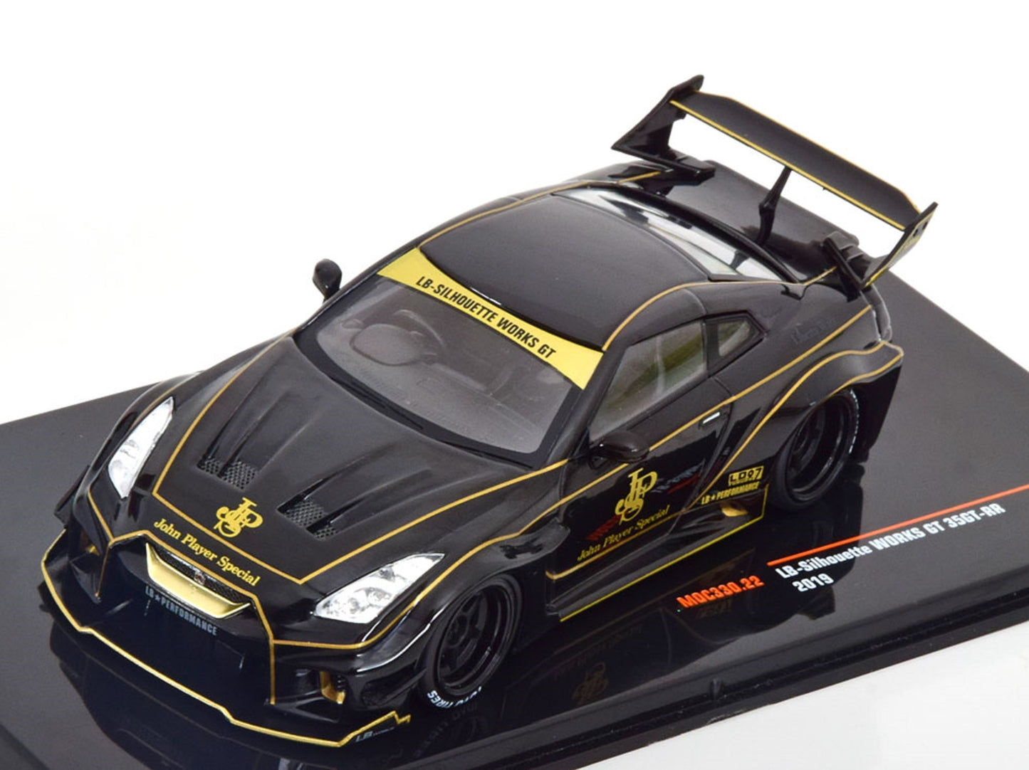 Ixo 1:43 Nissan GT 35GT-RR LB Works 2019 JPS (MOC330.22)