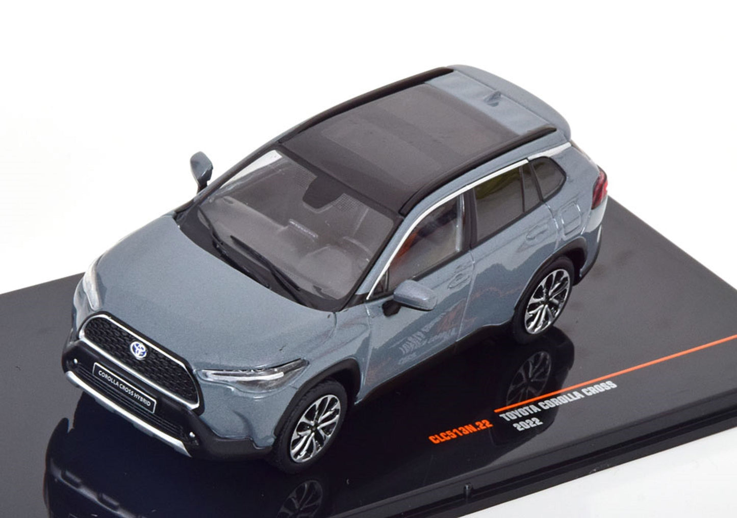 Ixo 1:43 Toyota Corolla Cross Grey Metallic 2022 (CLC513N)