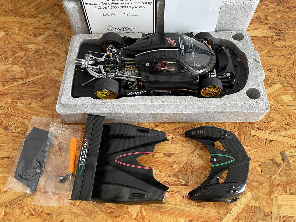 AUTOart 1:18 Pagani Zonda R Carbon Fiber (78261)