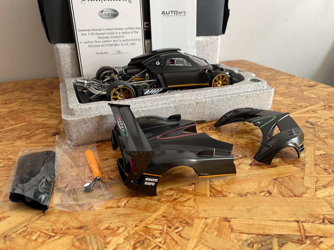 AUTOart 1:18 Pagani Zonda R Carbon Fiber (78261)