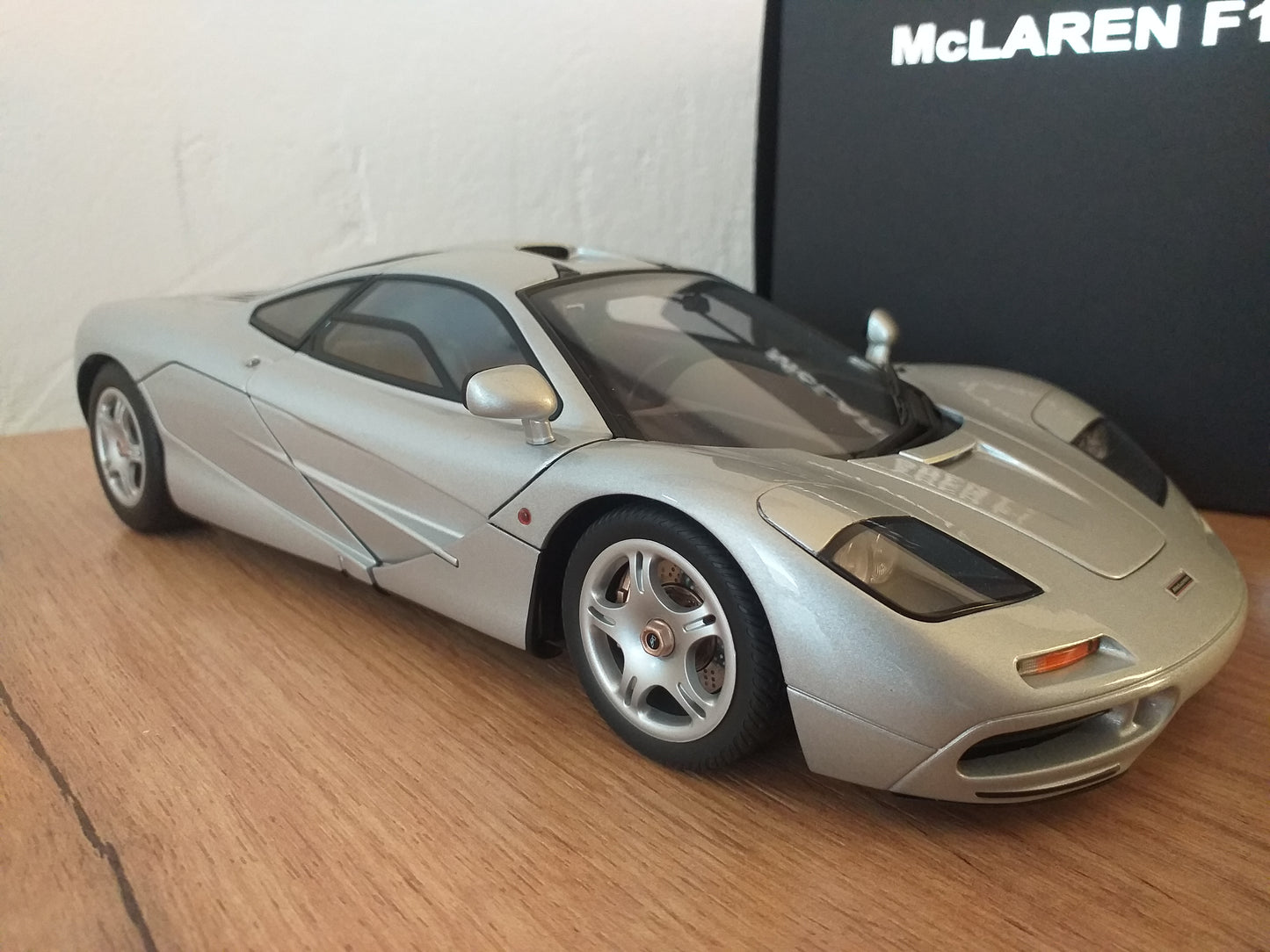 AUTOart 1:18 McLaren F1 Short Tail Road Car Magnesium Silver (76001)