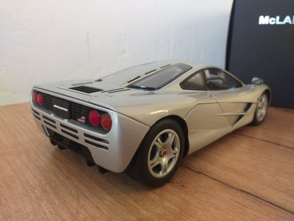 AUTOart 1:18 McLaren F1 Short Tail Road Car Magnesium Silver (76001)