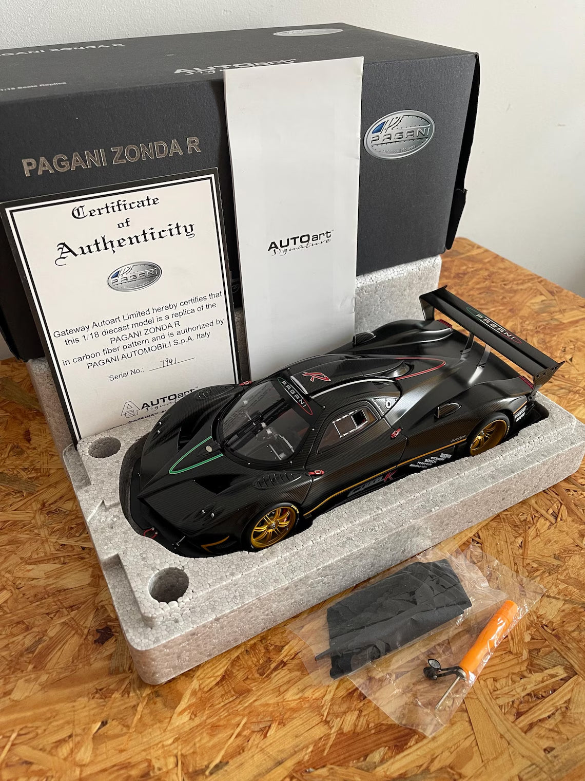 AUTOart 1:18 Pagani Zonda R Carbon Fiber (78261)