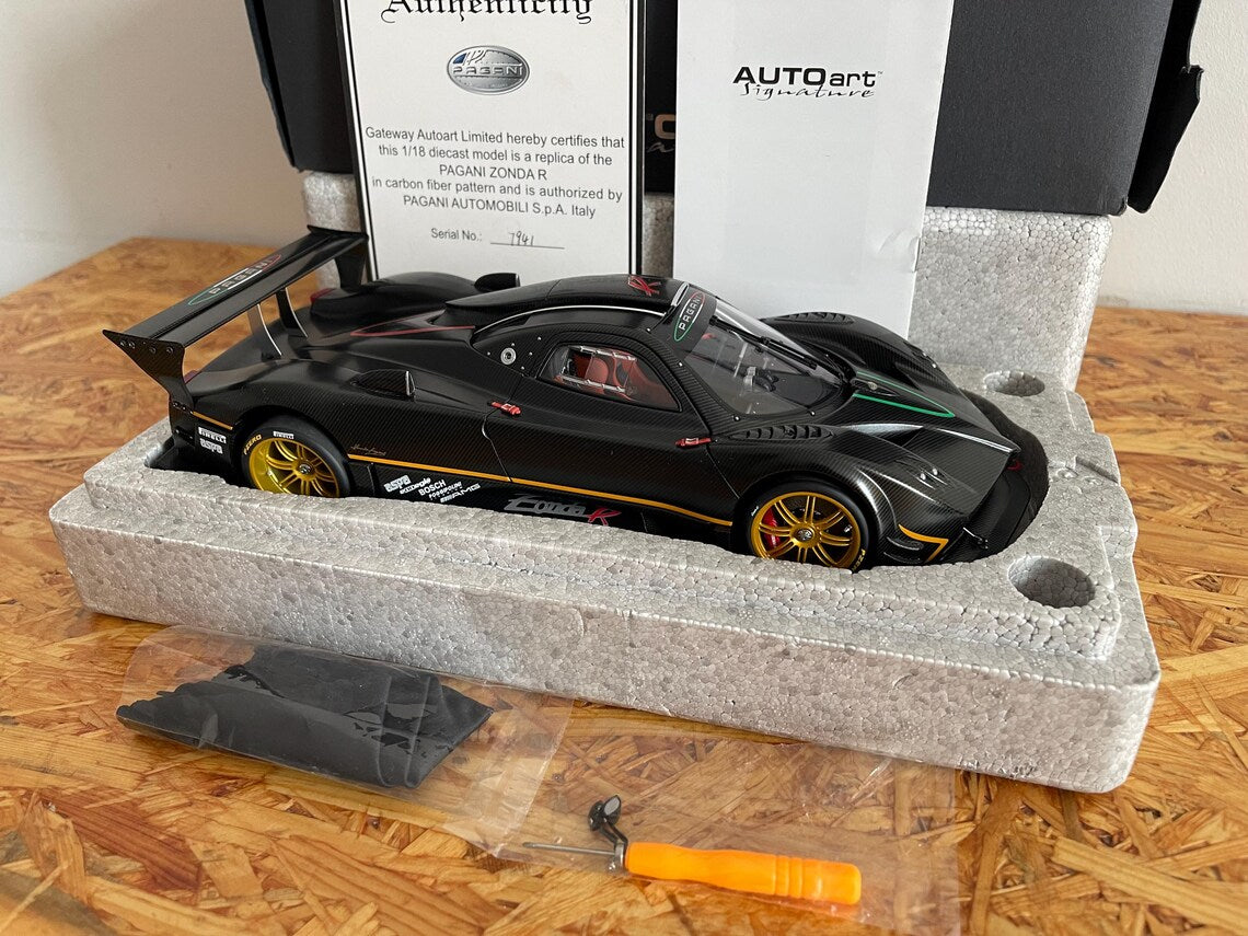 AUTOart 1:18 Pagani Zonda R Carbon Fiber (78261)