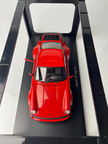 AUTOart 1:18 Porsche 911 (930) Turbo 3.3 (77982)
