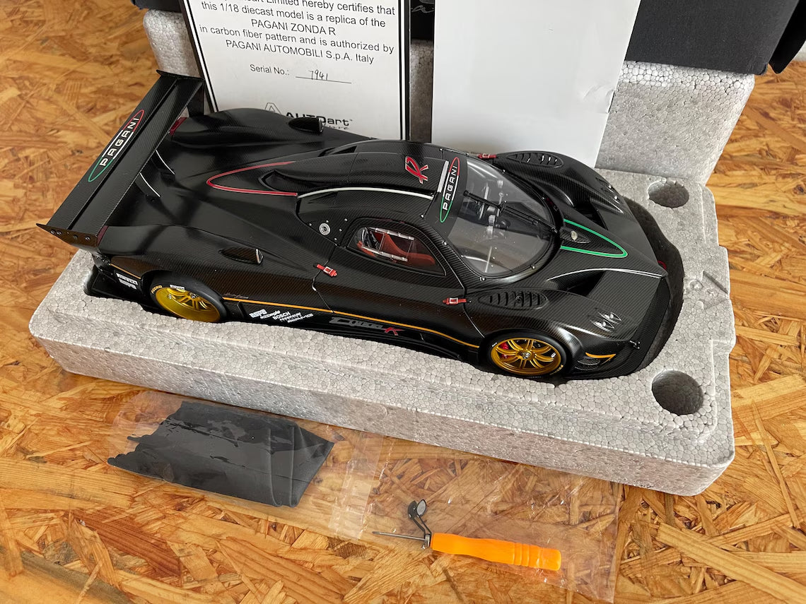 AUTOart 1:18 Pagani Zonda R Carbon Fiber (78261)