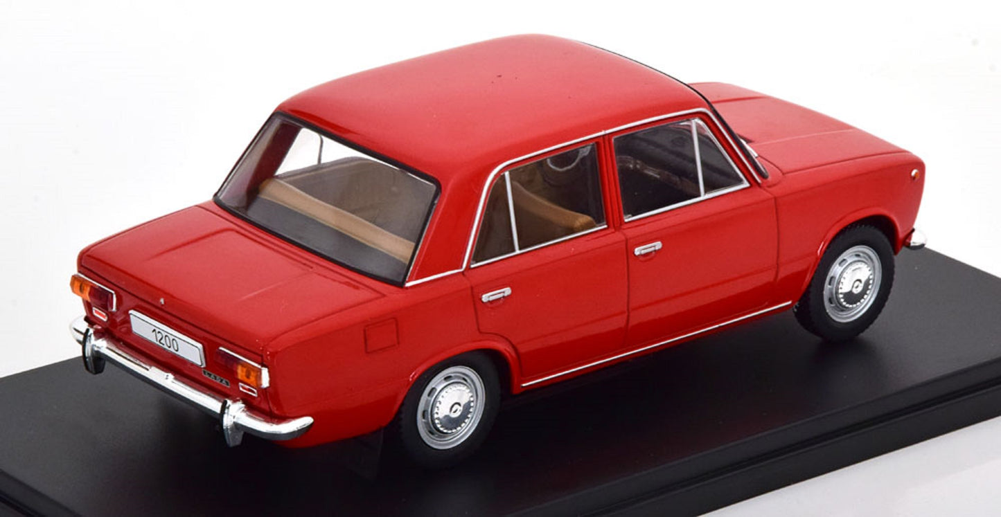 White Box 1:24 Lada 1200 Saloon Red (WB124170)