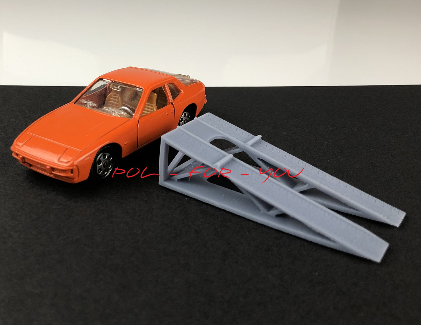 Ramp for scale cars